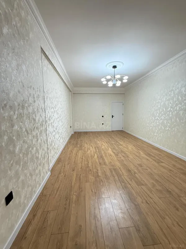 Satılır 3 otaqlı mənzil 105 m²