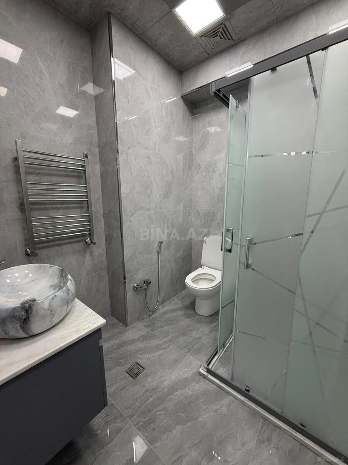 Satılır 3 otaqlı mənzil 105 m²