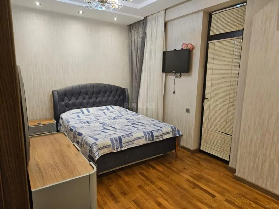 Satılır 4 otaqlı mənzil 115 m²