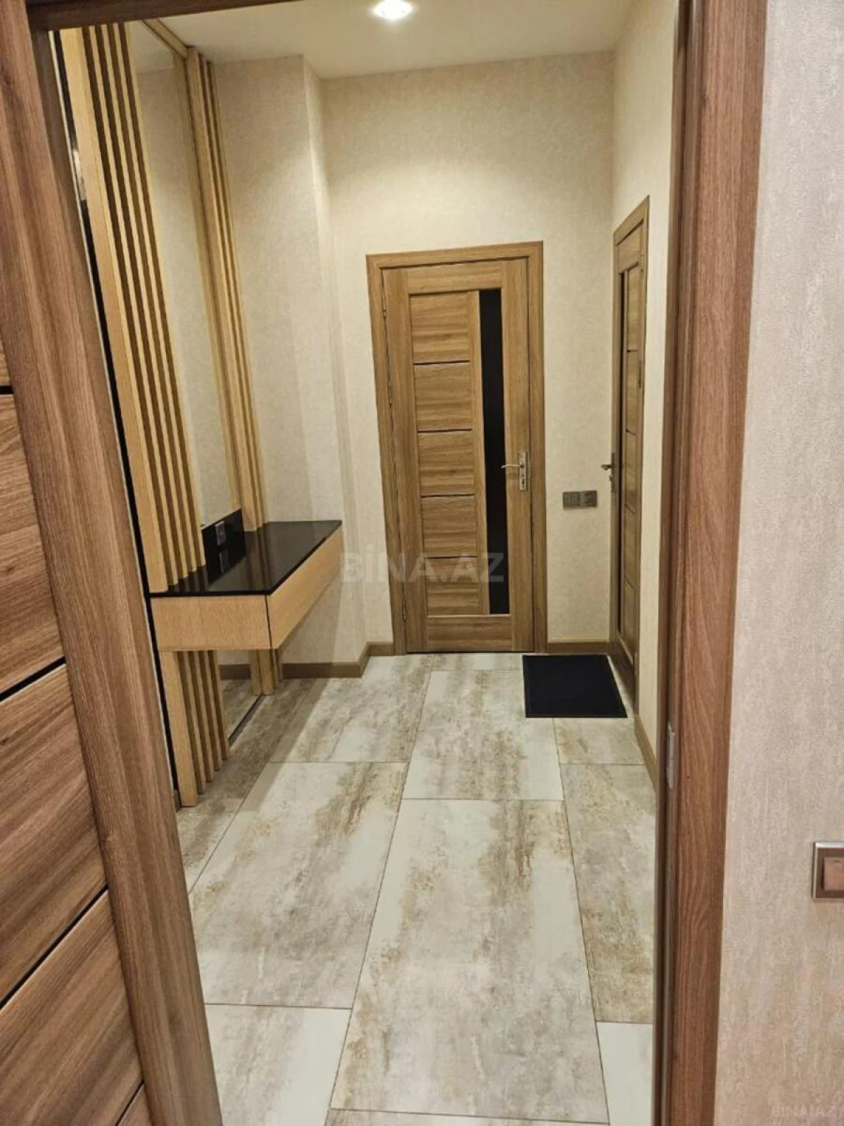 Satılır 4 otaqlı mənzil 115 m²