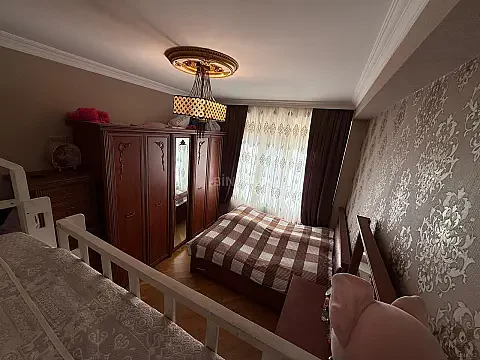 Satılır 4 otaqlı mənzil 140 m²