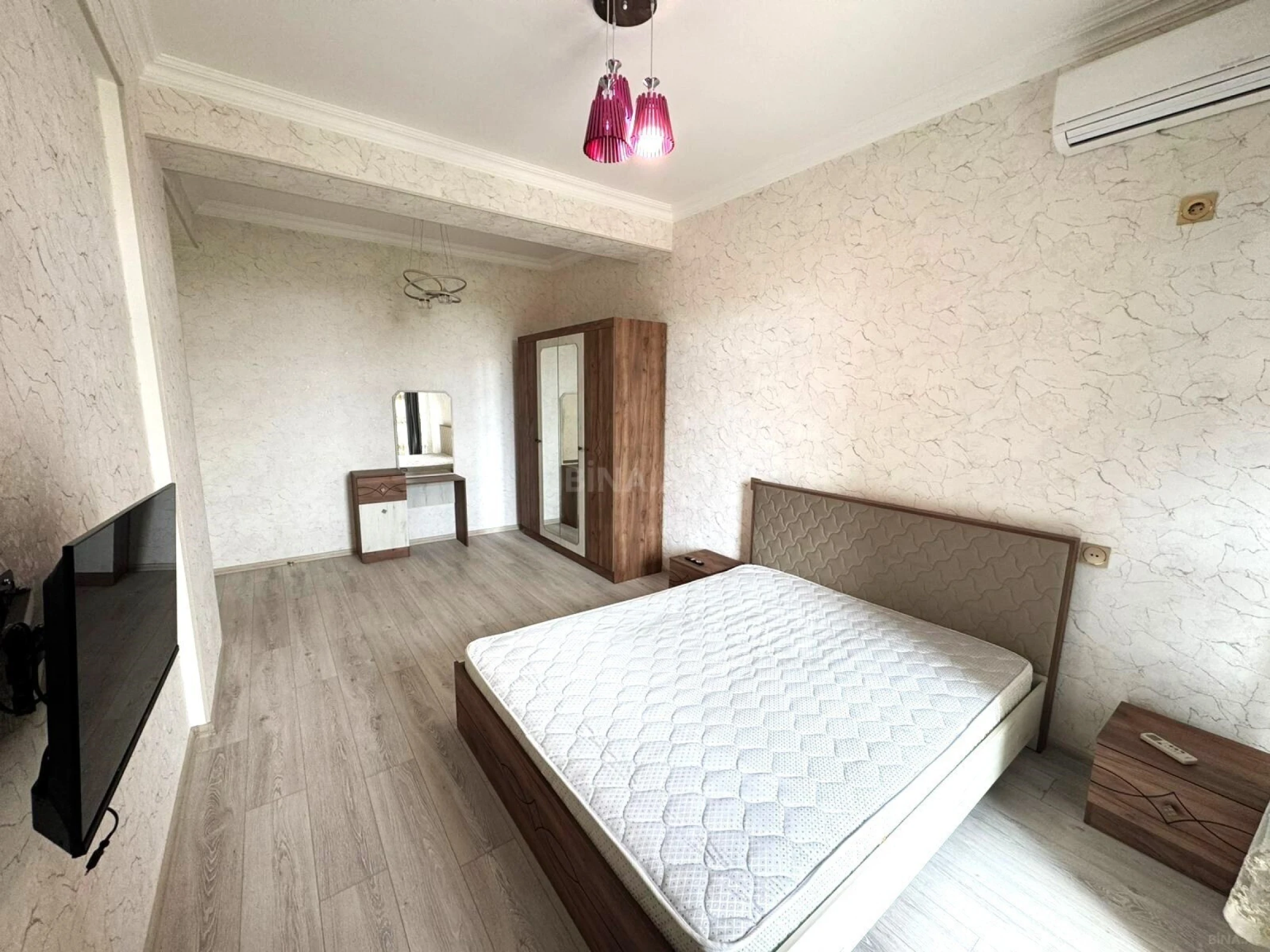 Satılır 2 otaqlı mənzil 70 m²