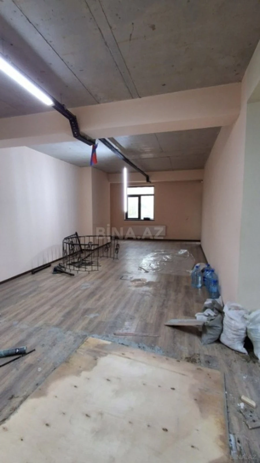 Satılır 3 otaqlı mənzil 130 m²
