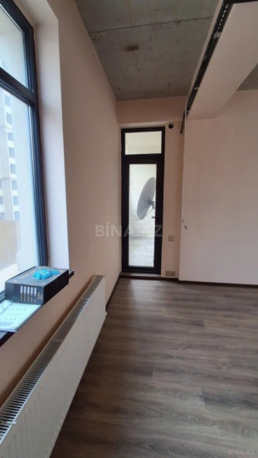 Satılır 3 otaqlı mənzil 130 m²