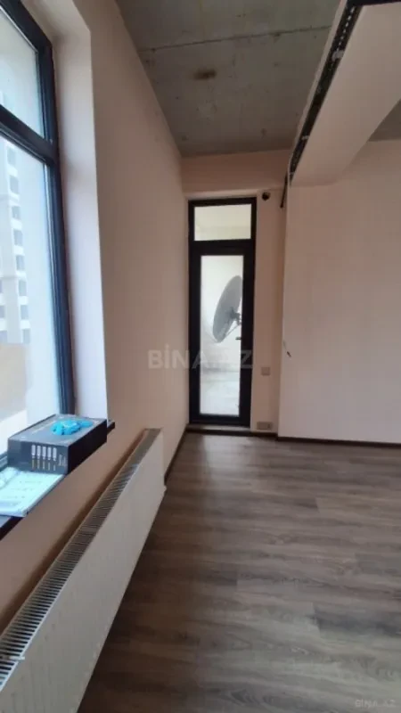 Satılır 3 otaqlı mənzil 130 m²
