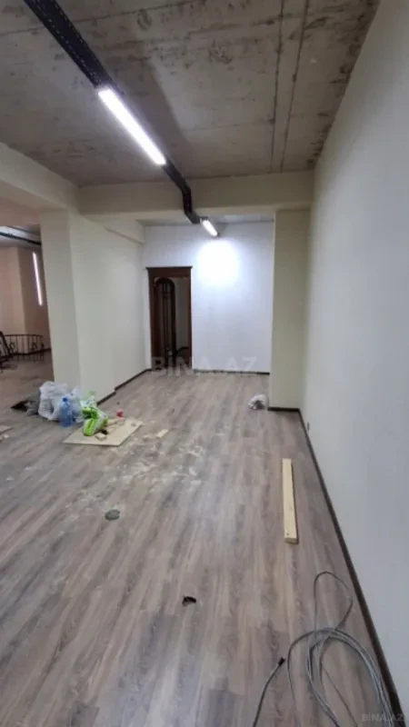 Satılır 3 otaqlı mənzil 130 m²