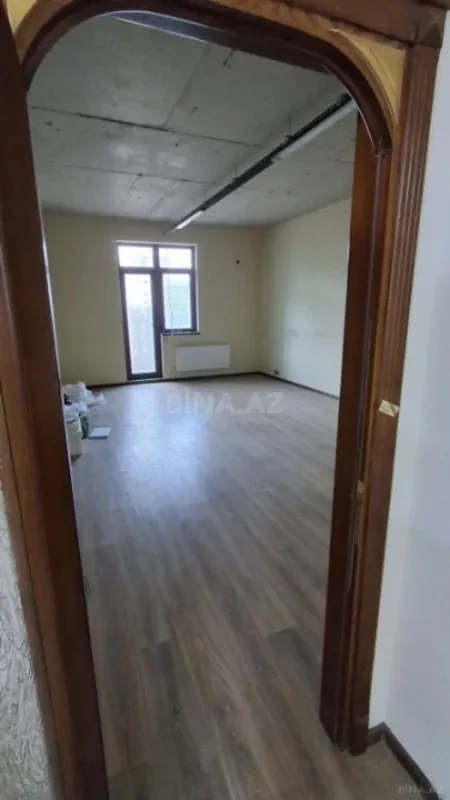 Satılır 3 otaqlı mənzil 130 m²