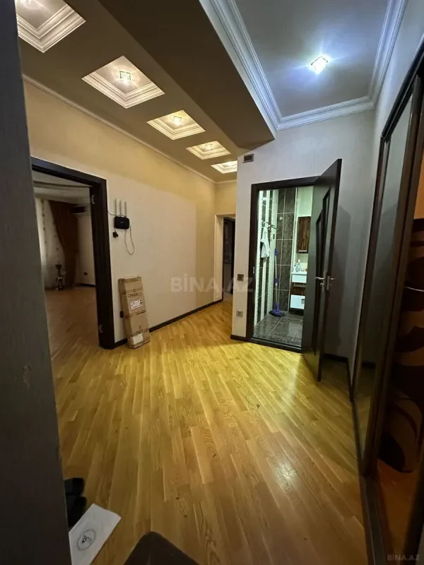 Kirayə verilir 2 otaqlı mənzil 90 m²