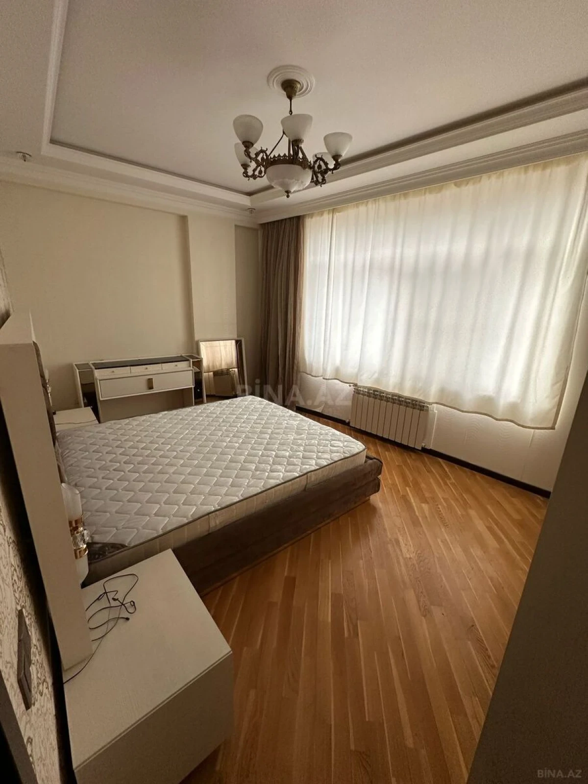 Kirayə verilir 2 otaqlı mənzil 90 m²