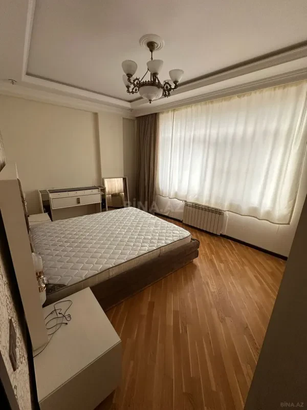 Kirayə verilir 2 otaqlı mənzil 90 m²