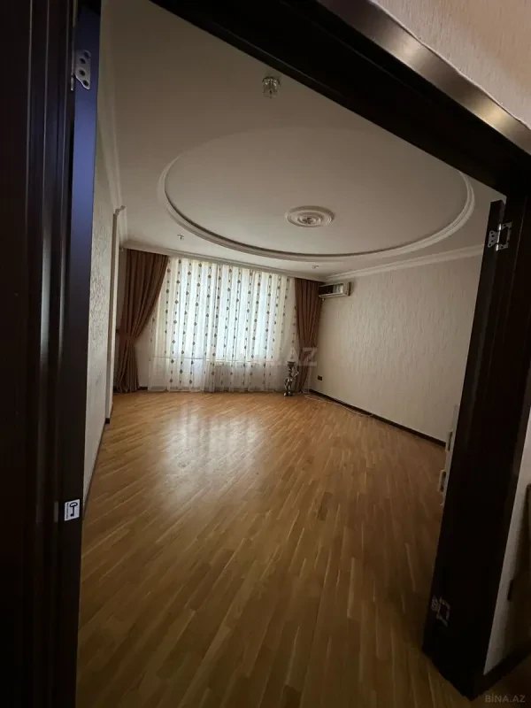 Kirayə verilir 2 otaqlı mənzil 90 m²