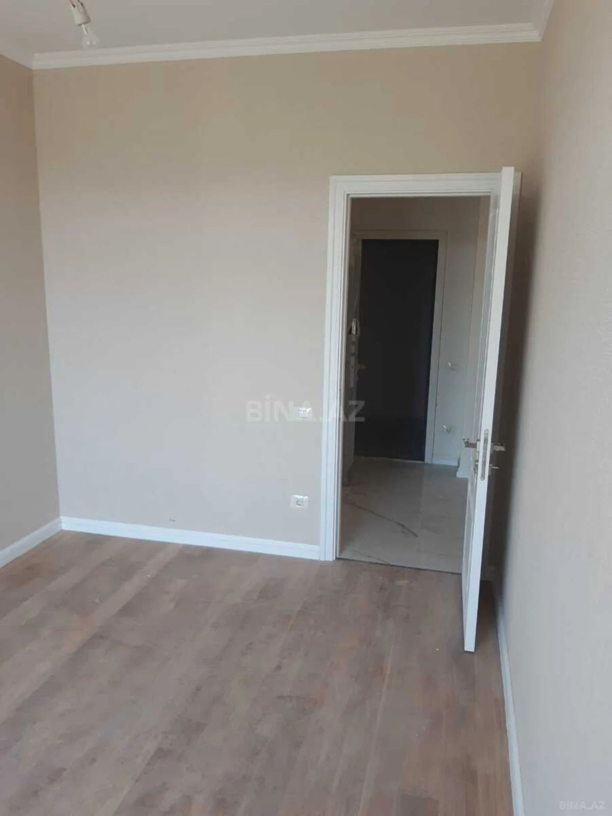 Satılır 3 otaqlı mənzil 82 m²