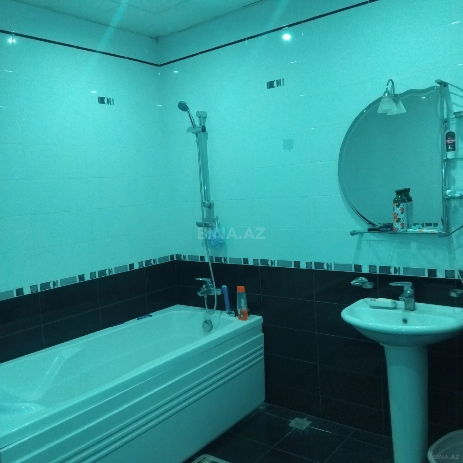 Satılır 3 otaqlı mənzil 92.6 m²