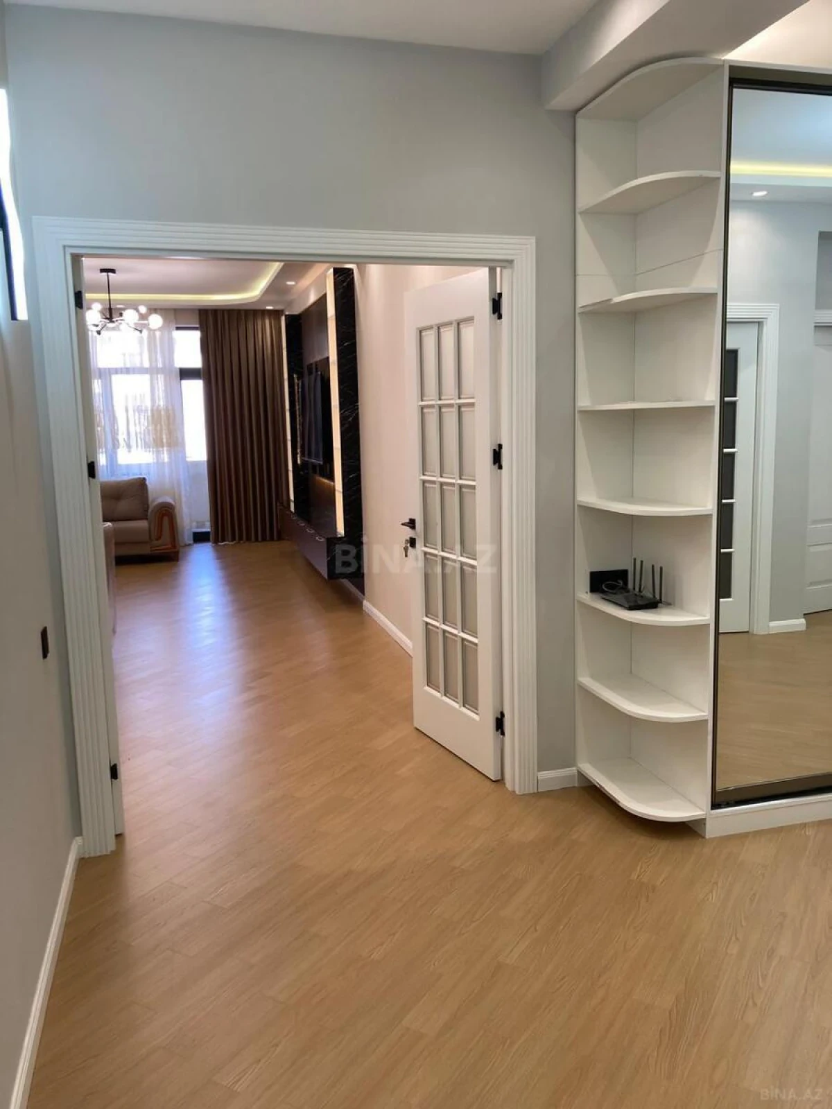Kirayə verilir 3 otaqlı mənzil 150 m²