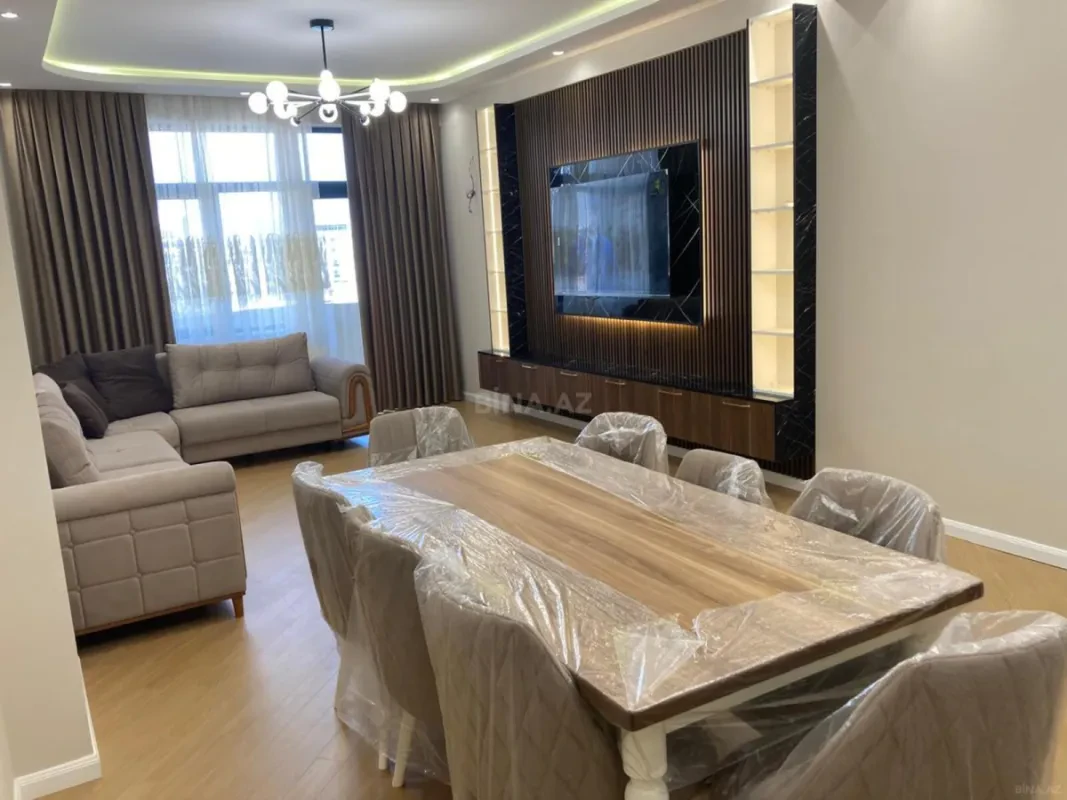 Kirayə verilir 3 otaqlı mənzil 150 m²