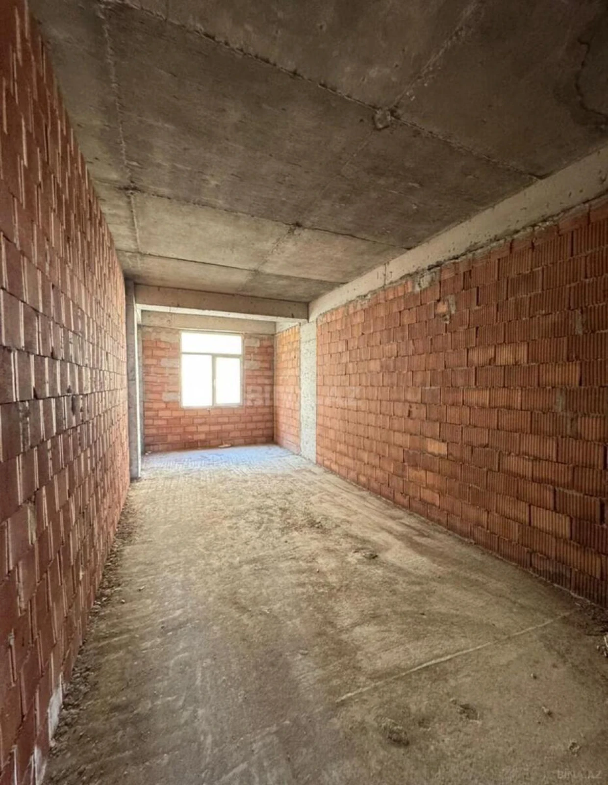 Satılır 3 otaqlı mənzil 166 m²