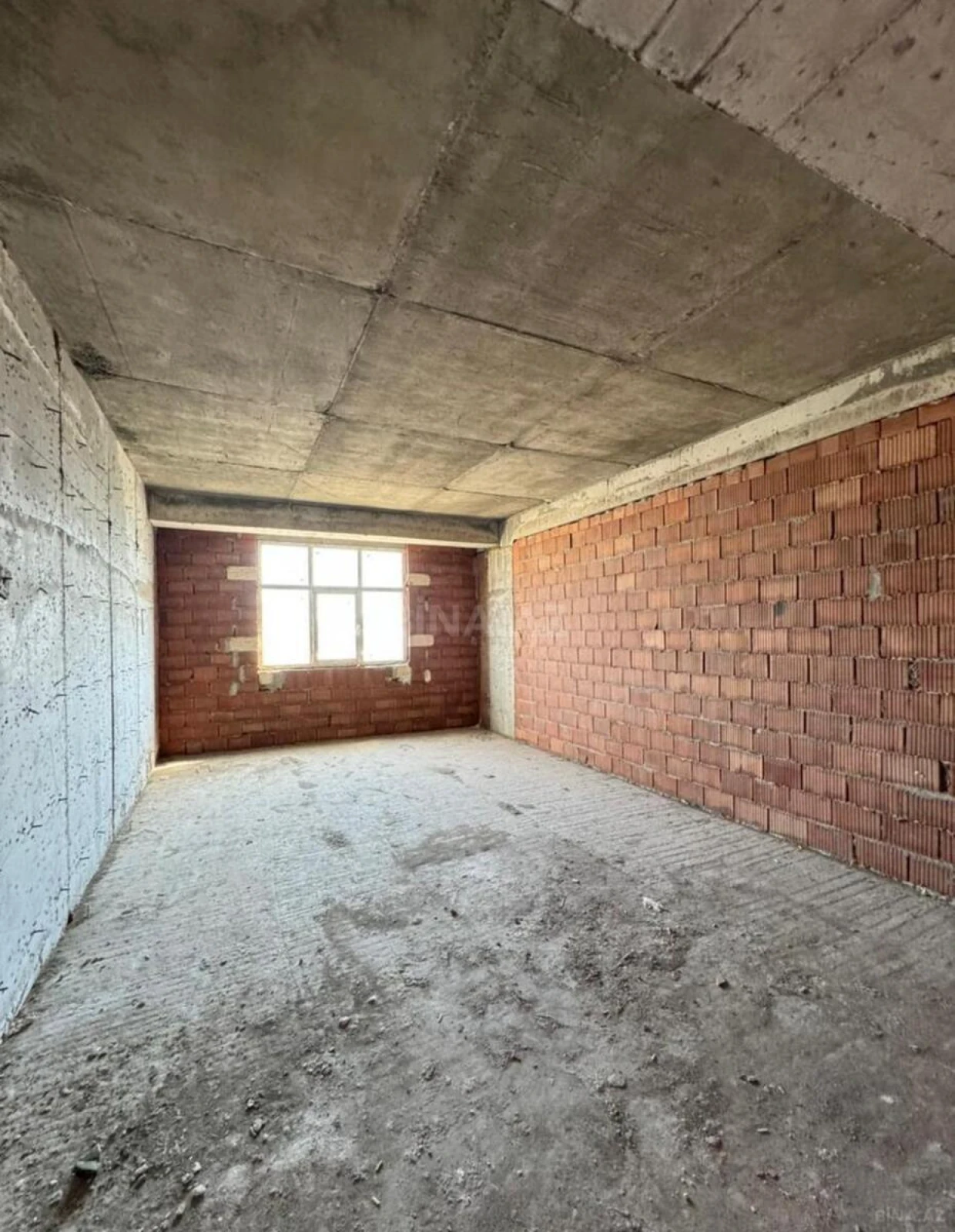 Satılır 3 otaqlı mənzil 166 m²