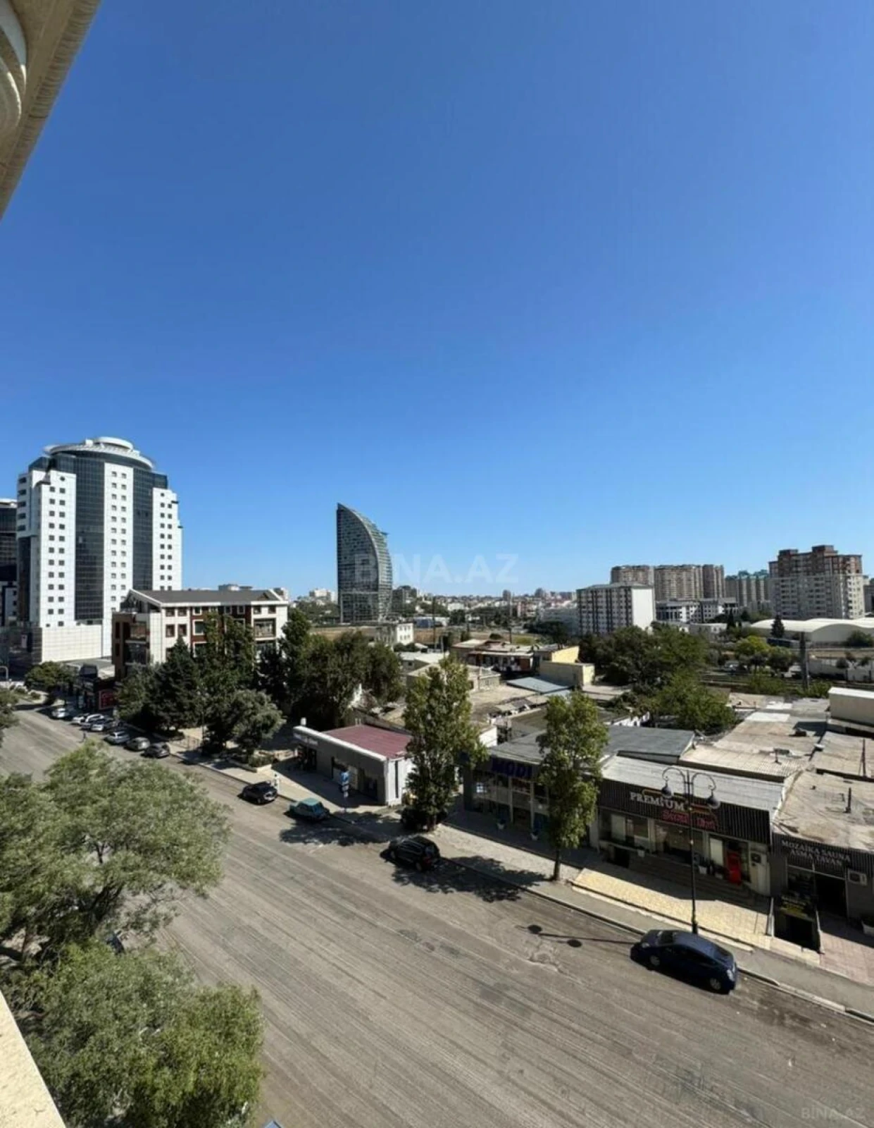 Satılır 3 otaqlı mənzil 166 m²
