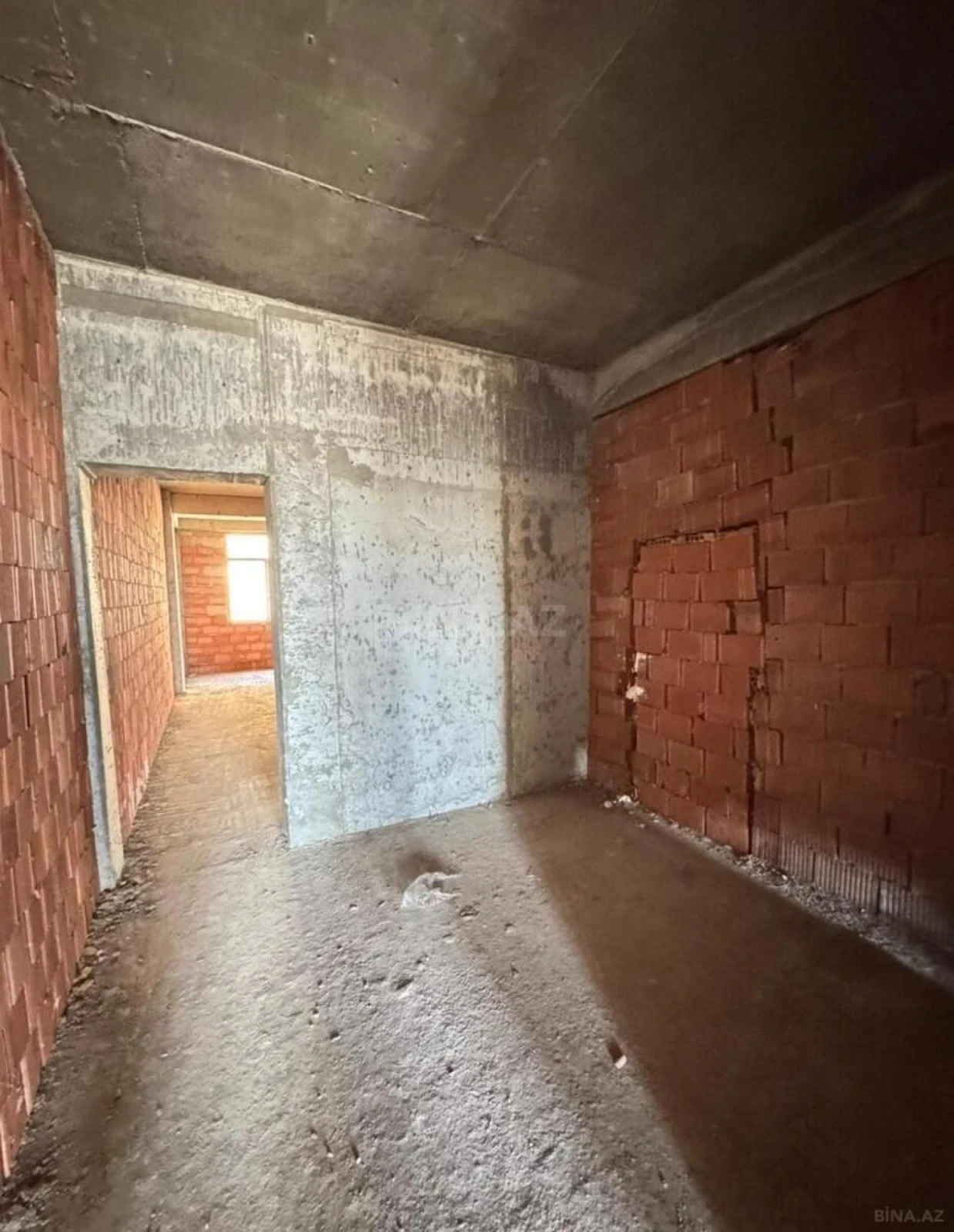 Satılır 3 otaqlı mənzil 166 m²