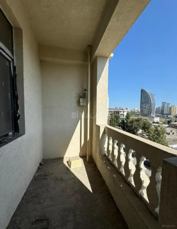 Satılır 3 otaqlı mənzil 166 m²