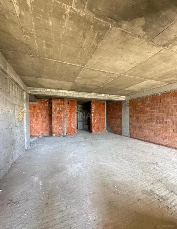 Satılır 3 otaqlı mənzil 166 m²