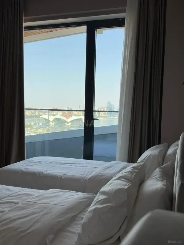 Kirayə verilir 3 otaqlı mənzil 140 m²