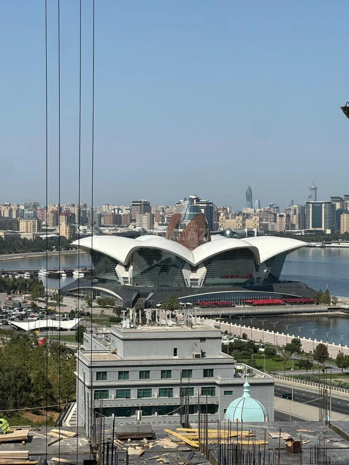 Kirayə verilir 3 otaqlı mənzil 140 m²