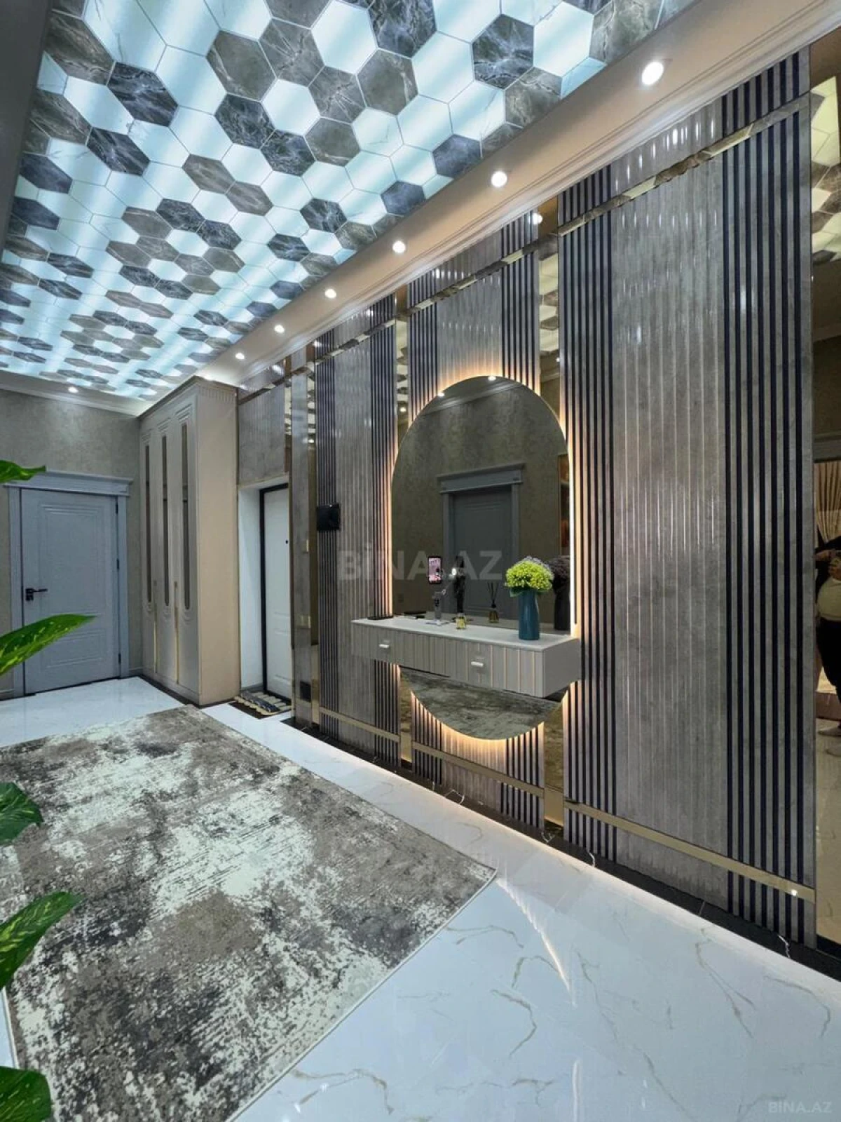 Satılır 3 otaqlı mənzil 106 m²