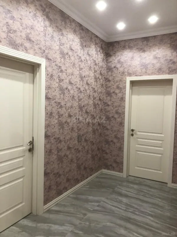 Kirayə verilir 2 otaqlı mənzil 94 m²
