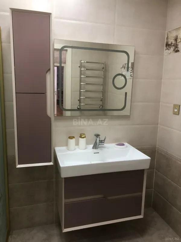 Kirayə verilir 2 otaqlı mənzil 94 m²