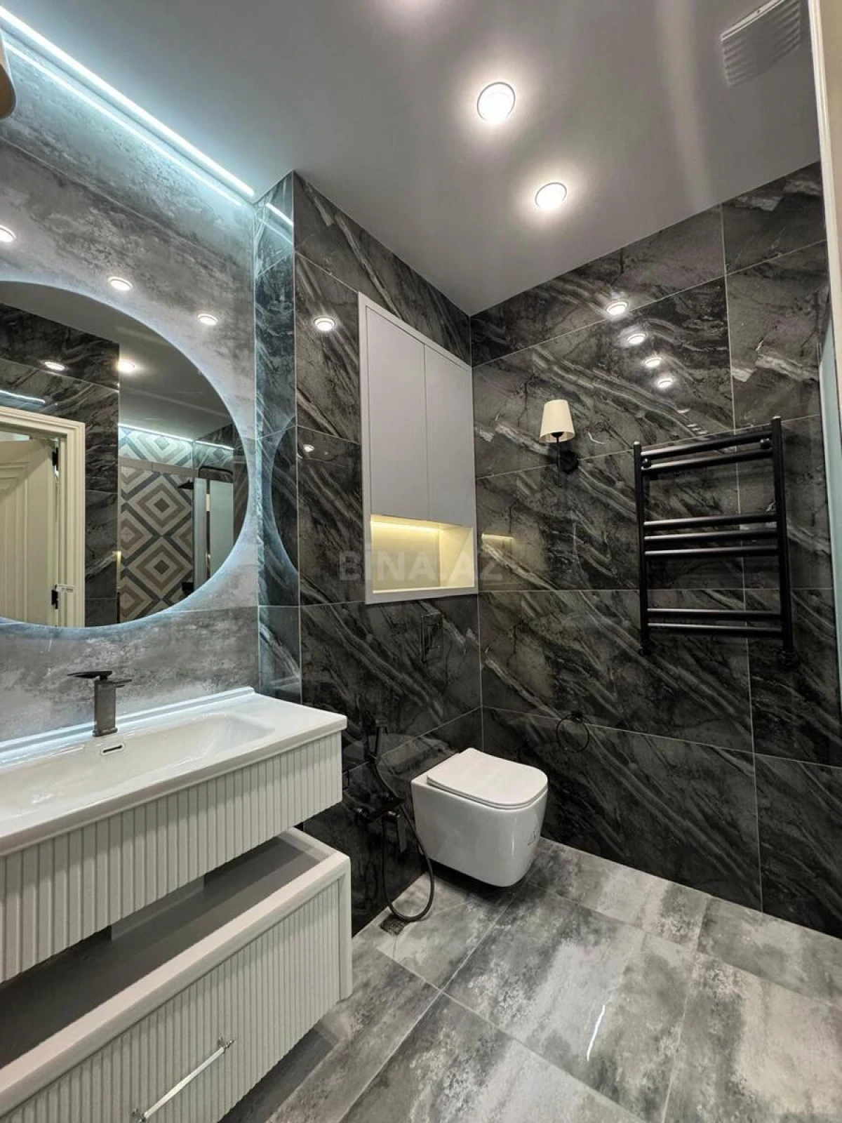 Satılır 2 otaqlı mənzil 86 m²