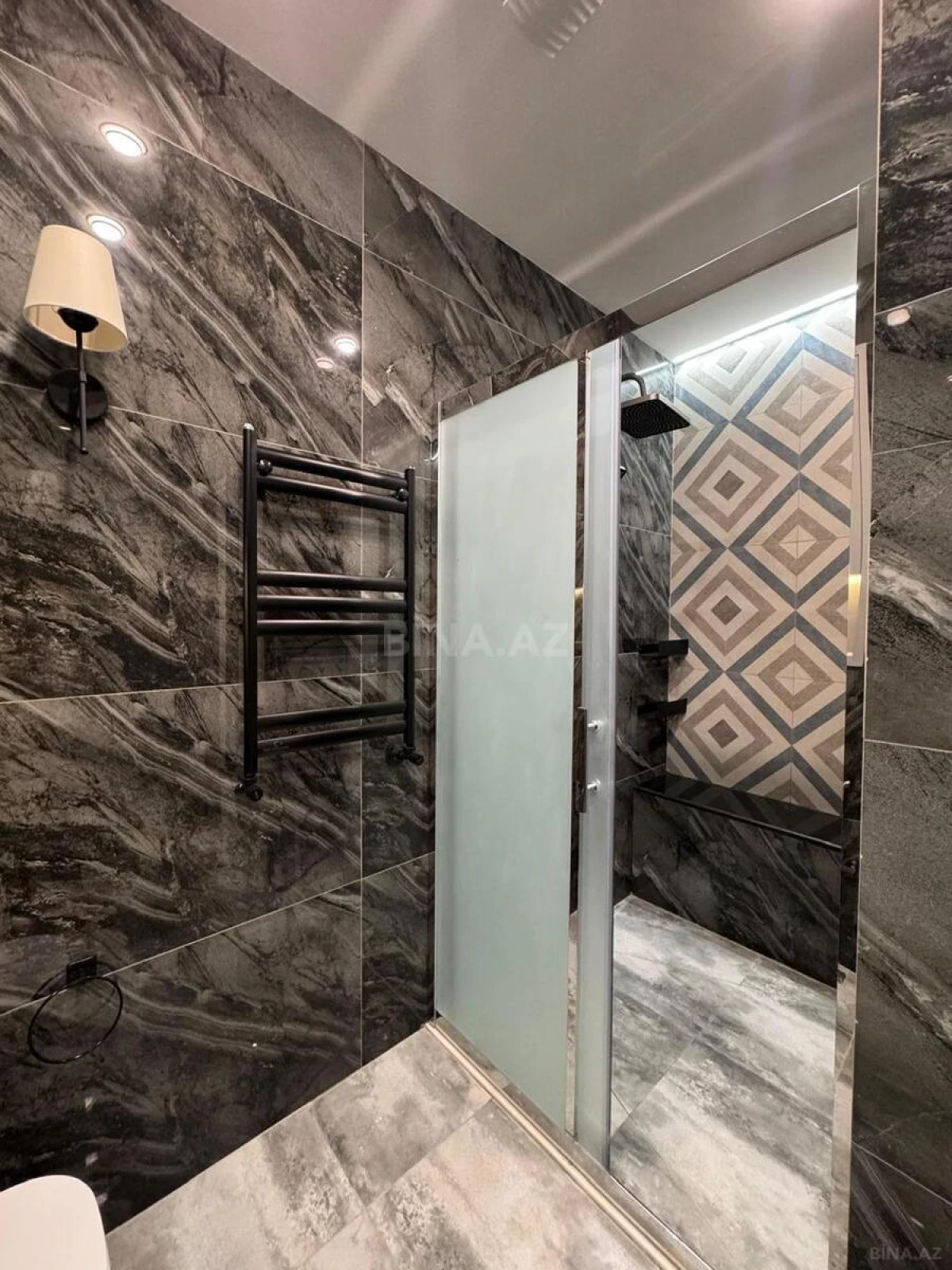 Satılır 2 otaqlı mənzil 86 m²