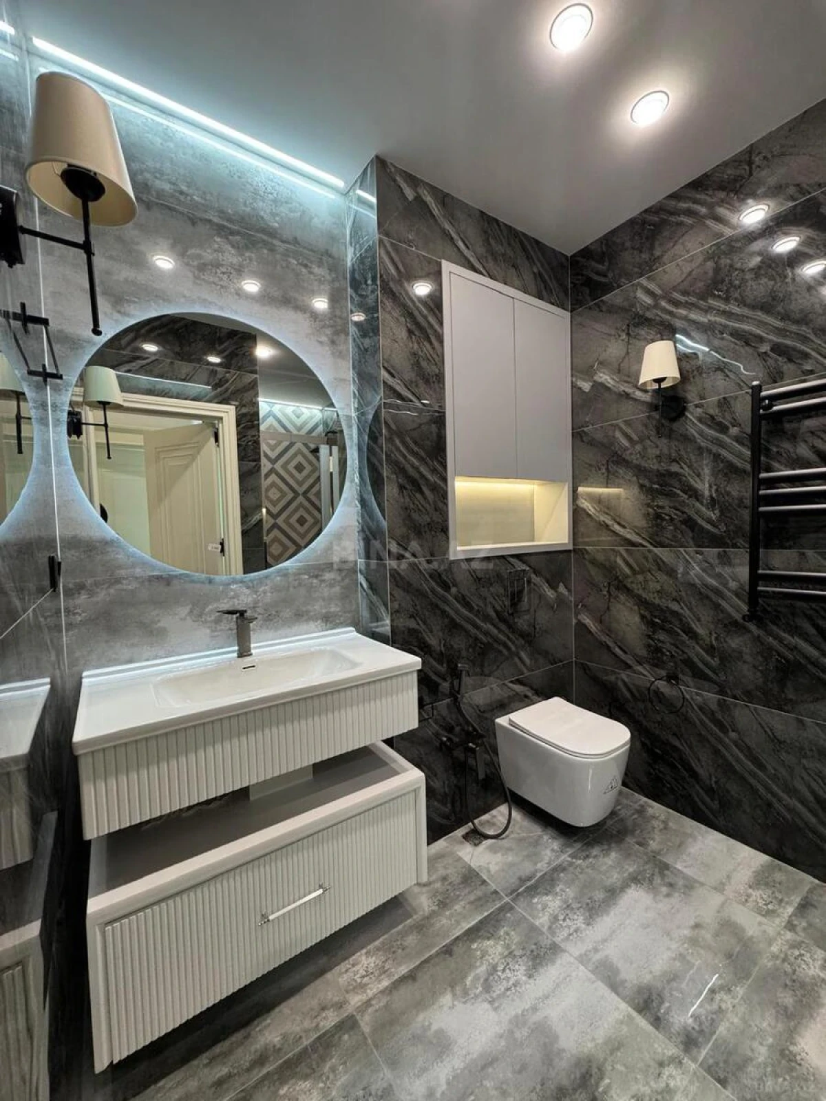 Satılır 2 otaqlı mənzil 86 m²