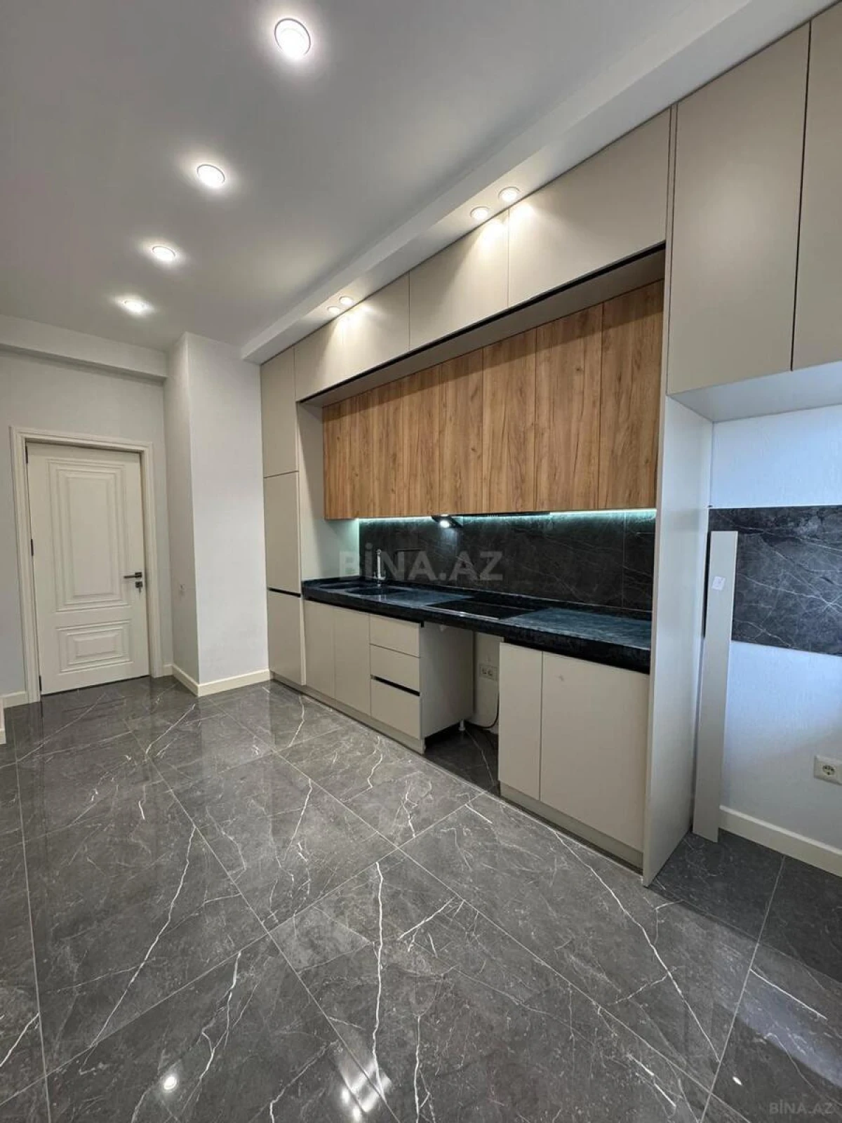 Satılır 2 otaqlı mənzil 86 m²