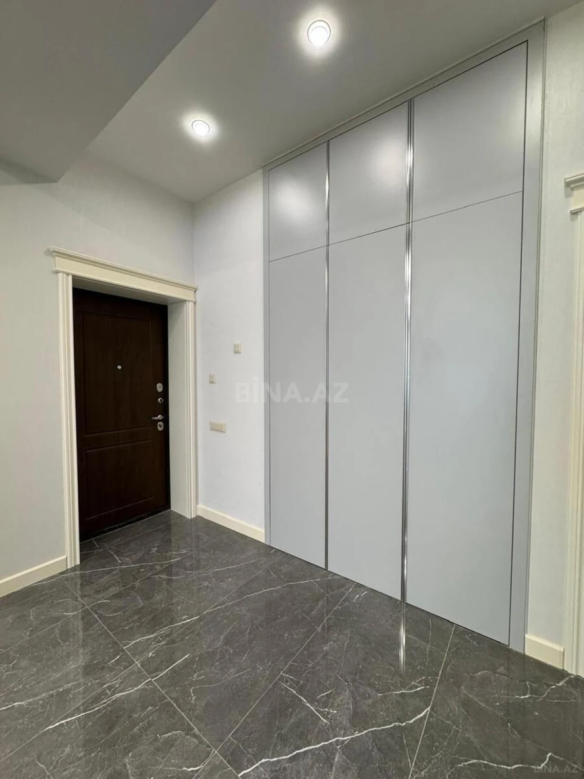 Satılır 2 otaqlı mənzil 86 m²