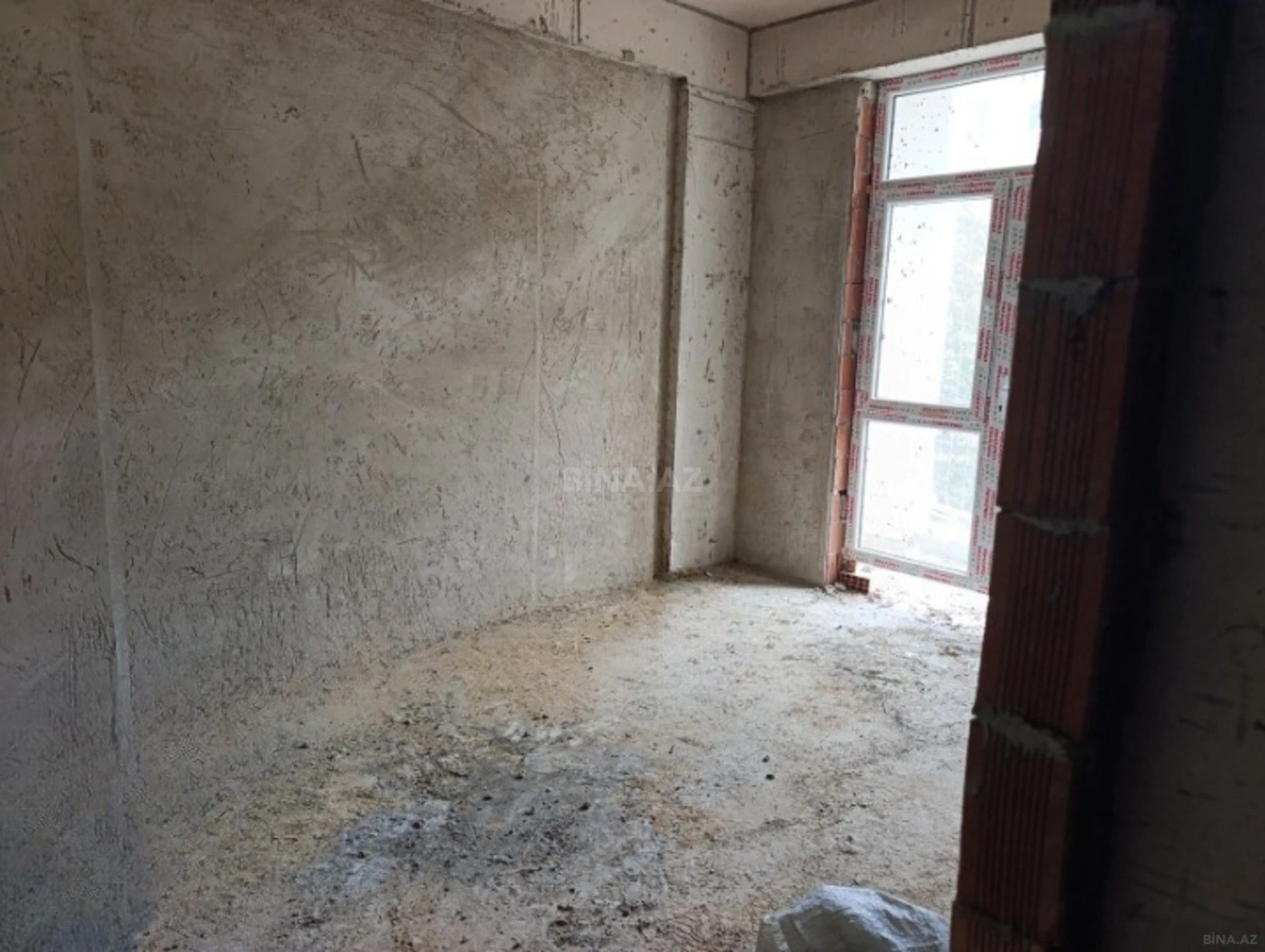 Satılır 2 otaqlı mənzil 77 m²