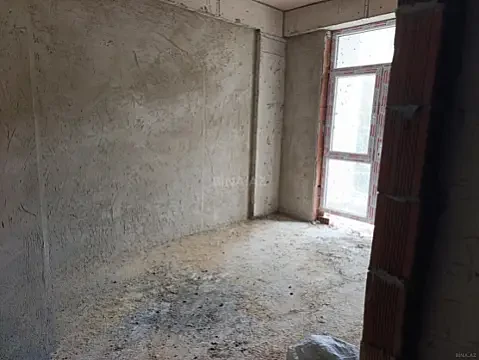 Satılır 2 otaqlı mənzil 77 m²
