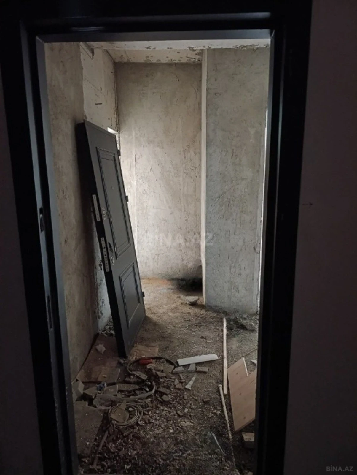 Satılır 2 otaqlı mənzil 77 m²