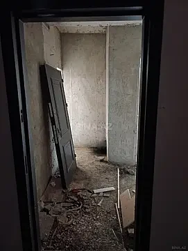 Satılır 2 otaqlı mənzil 77 m²