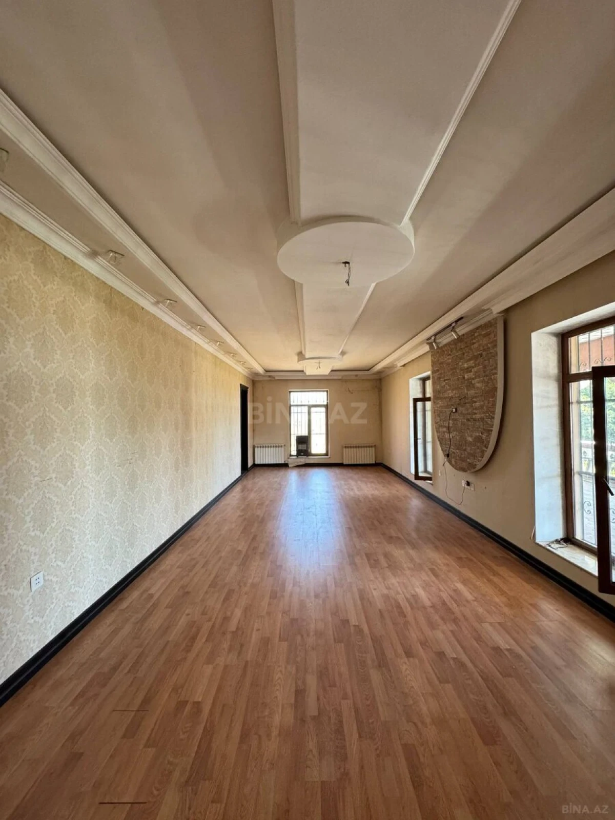 Satılır 6 otaqlı həyət evi 400 m²