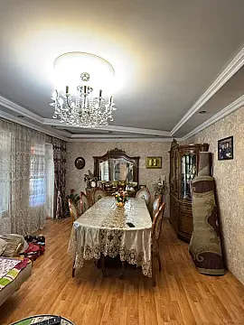 Satılır 6 otaqlı həyət evi 400 m²