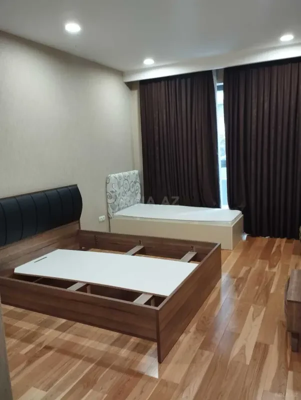 Kirayə verilir 3 otaqlı mənzil 140 m²