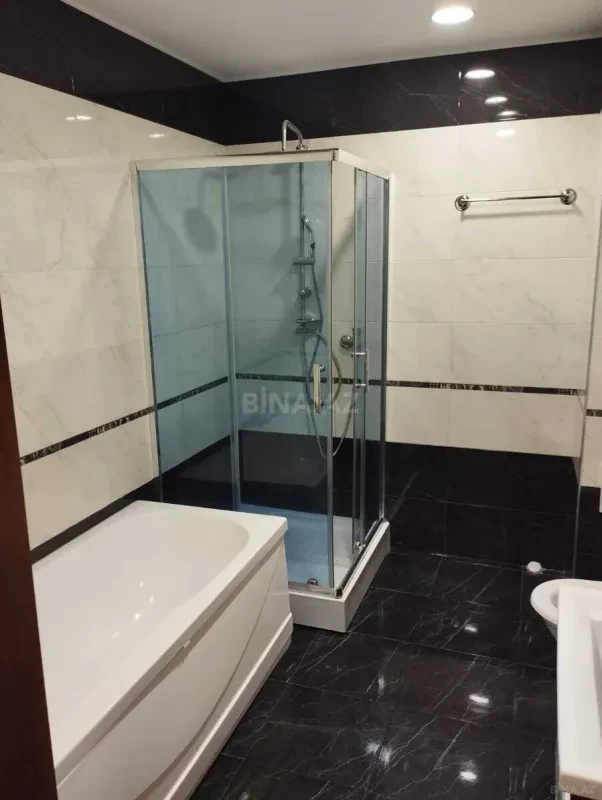 Kirayə verilir 3 otaqlı mənzil 140 m²