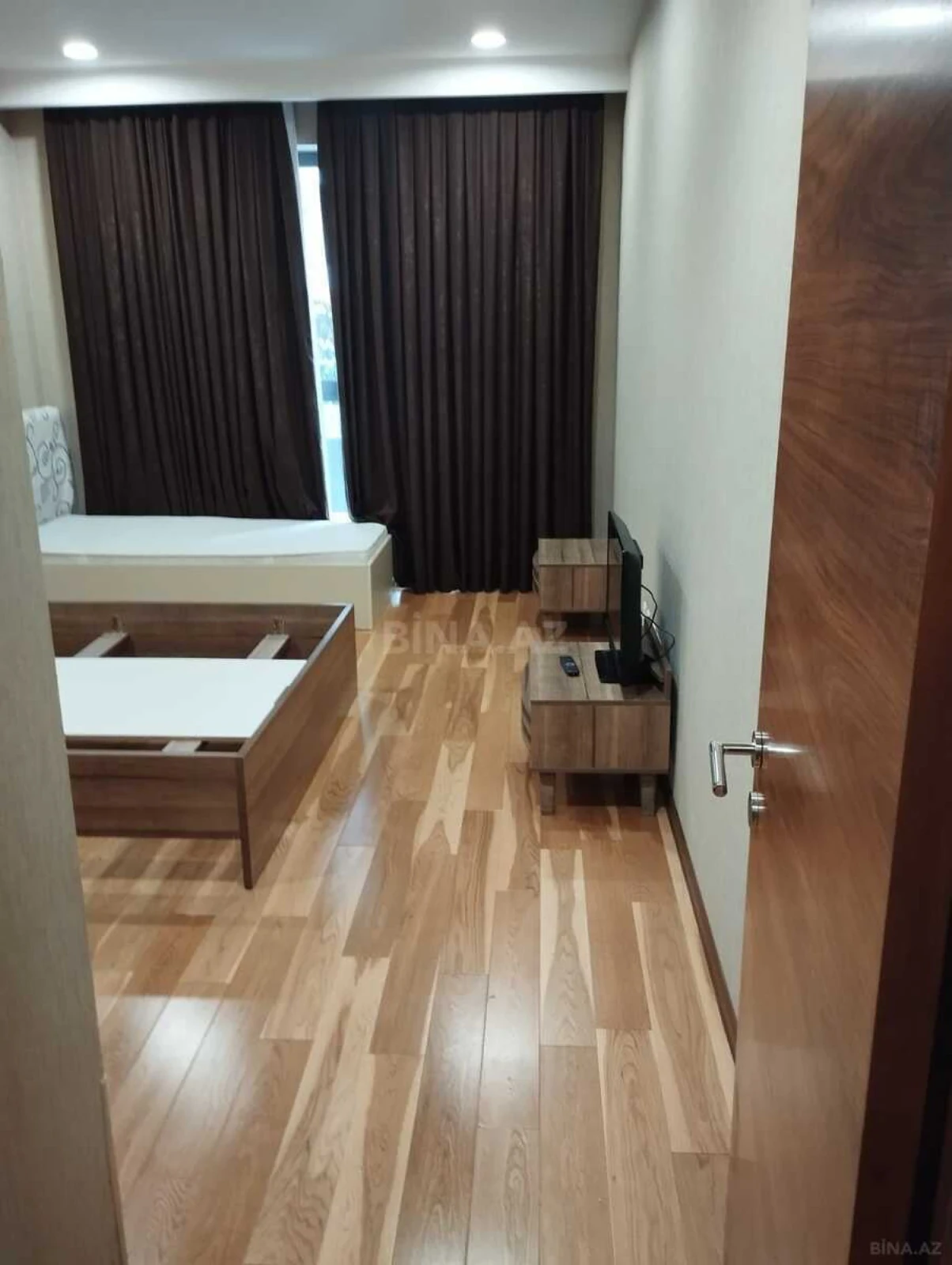 Kirayə verilir 3 otaqlı mənzil 140 m²