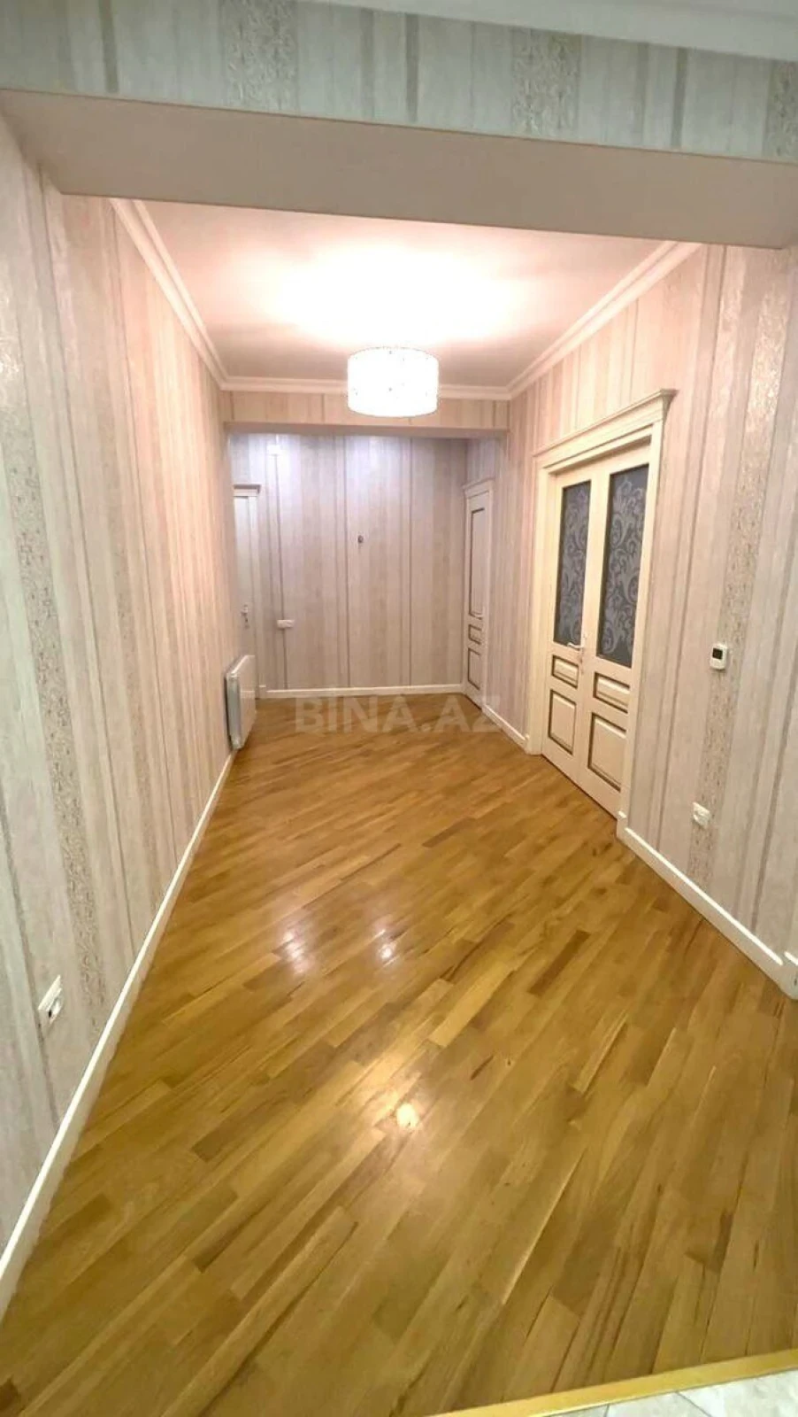 Kirayə verilir 3 otaqlı mənzil 129 m²