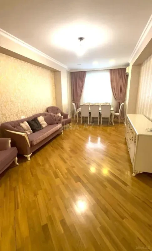 Kirayə verilir 3 otaqlı mənzil 129 m²
