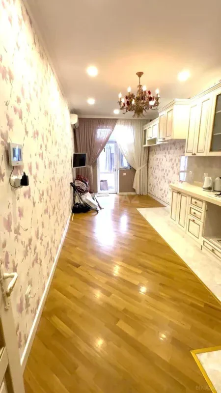 Kirayə verilir 3 otaqlı mənzil 129 m²