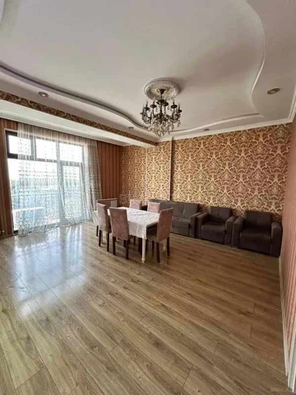 Kirayə verilir 3 otaqlı mənzil 140 m²