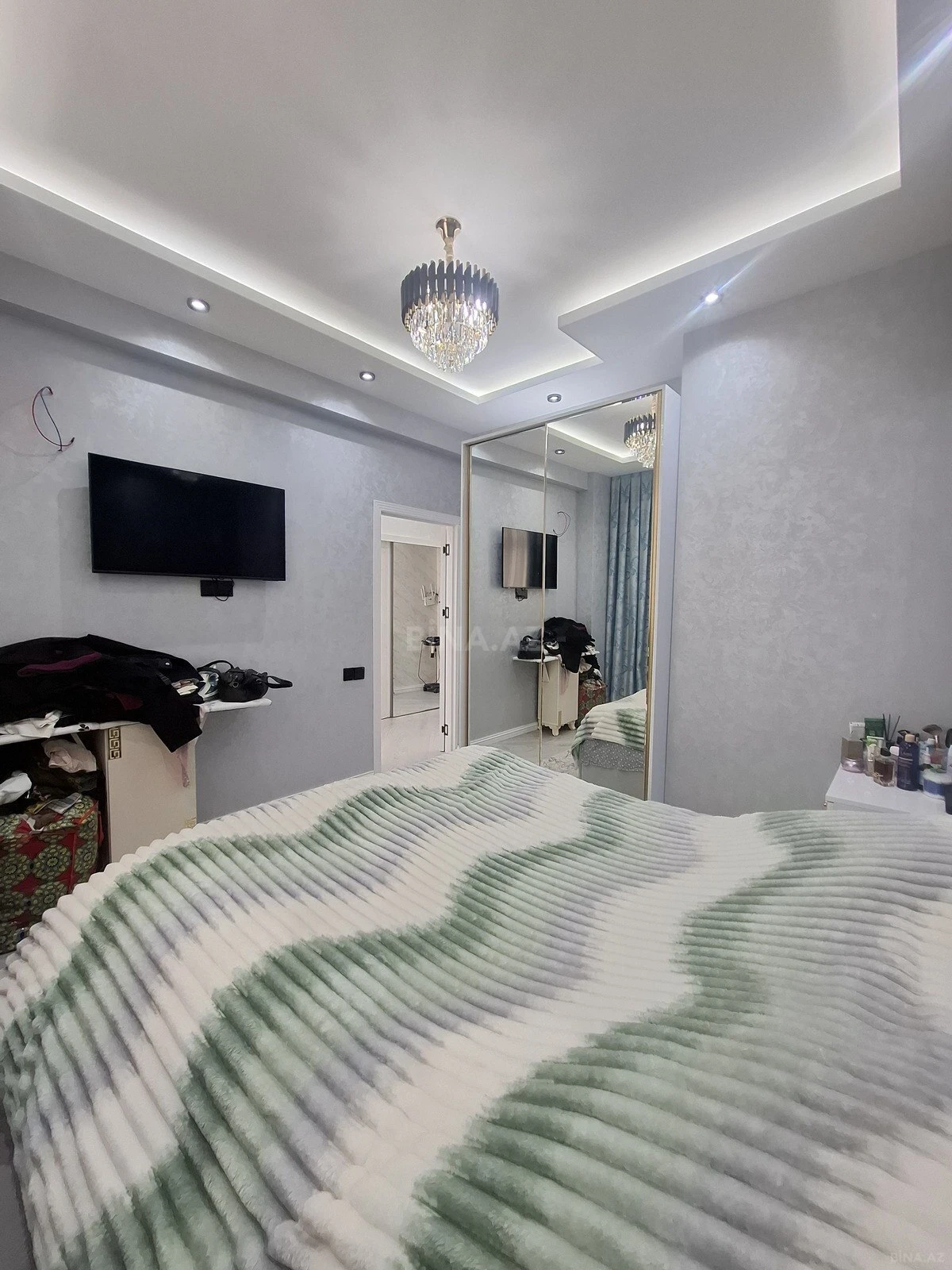 Satılır 1 otaqlı mənzil 68 m²