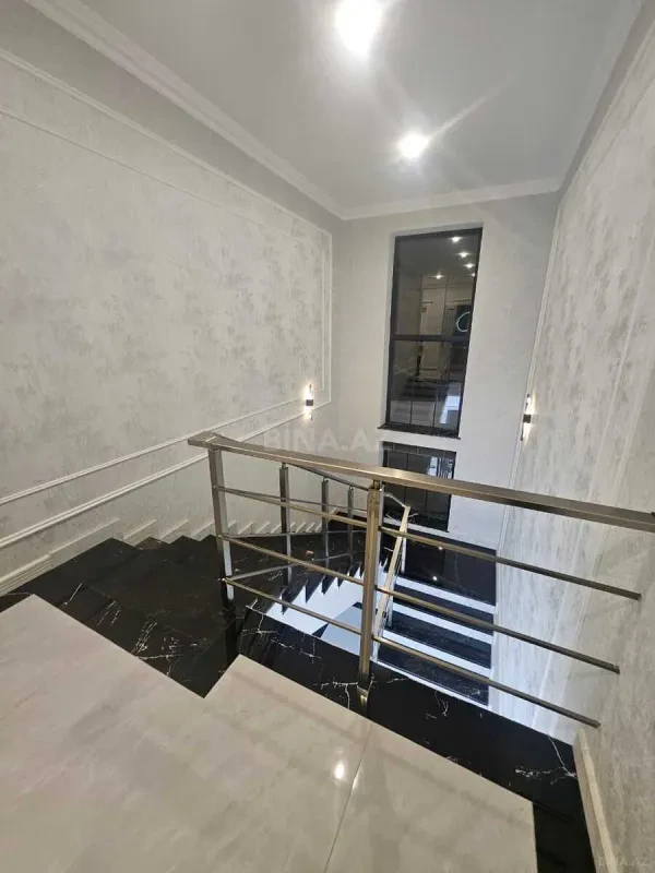 Satılır 4 otaqlı həyət evi 220 m²